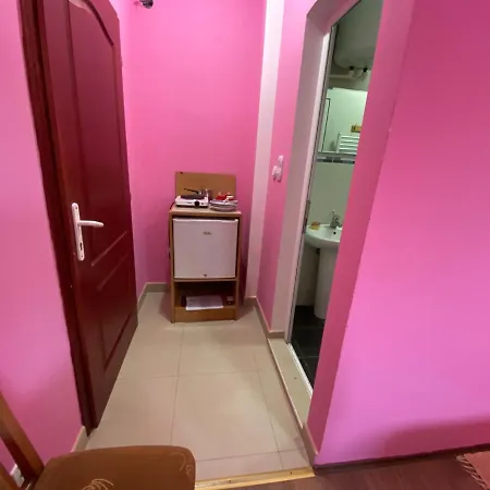 Fontana - Sobe بيلا تسركفا