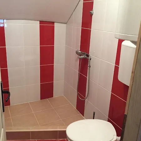 Fontana - Sobe * بيلا تسركفا